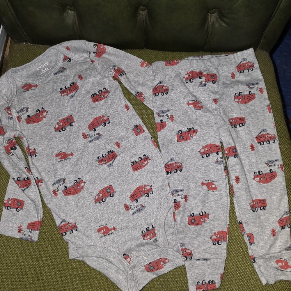 Carter's 12M 2pc bodysuit and pants set NWOT firetrucks